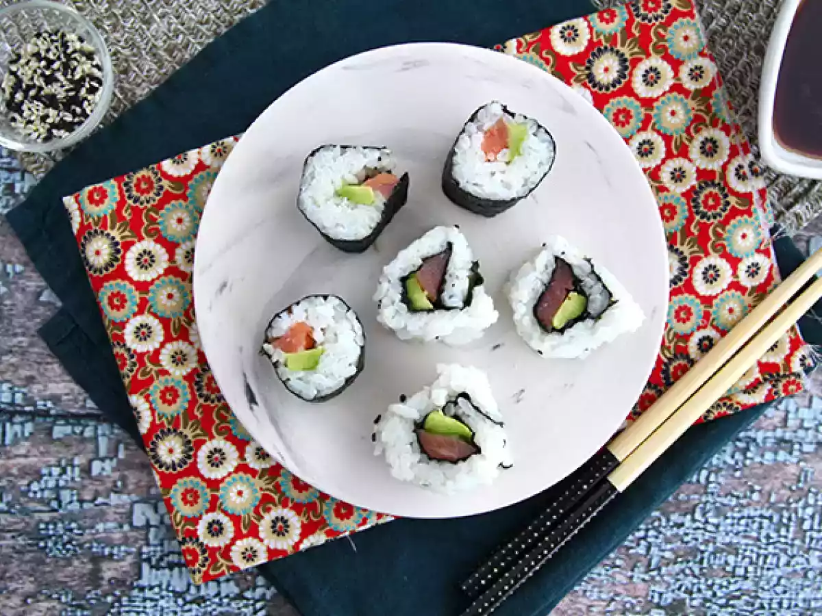 Räucherlachs und Avocado-Maki - foto 3