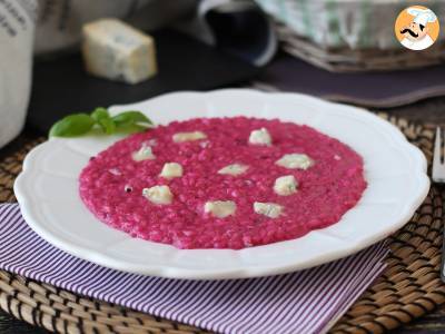 Risotto mit Roter Bete und Gorgonzola: eine Explosion von Farben und intensiven Aromen