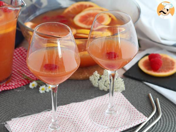 Rosa Sangria mit Roséwein