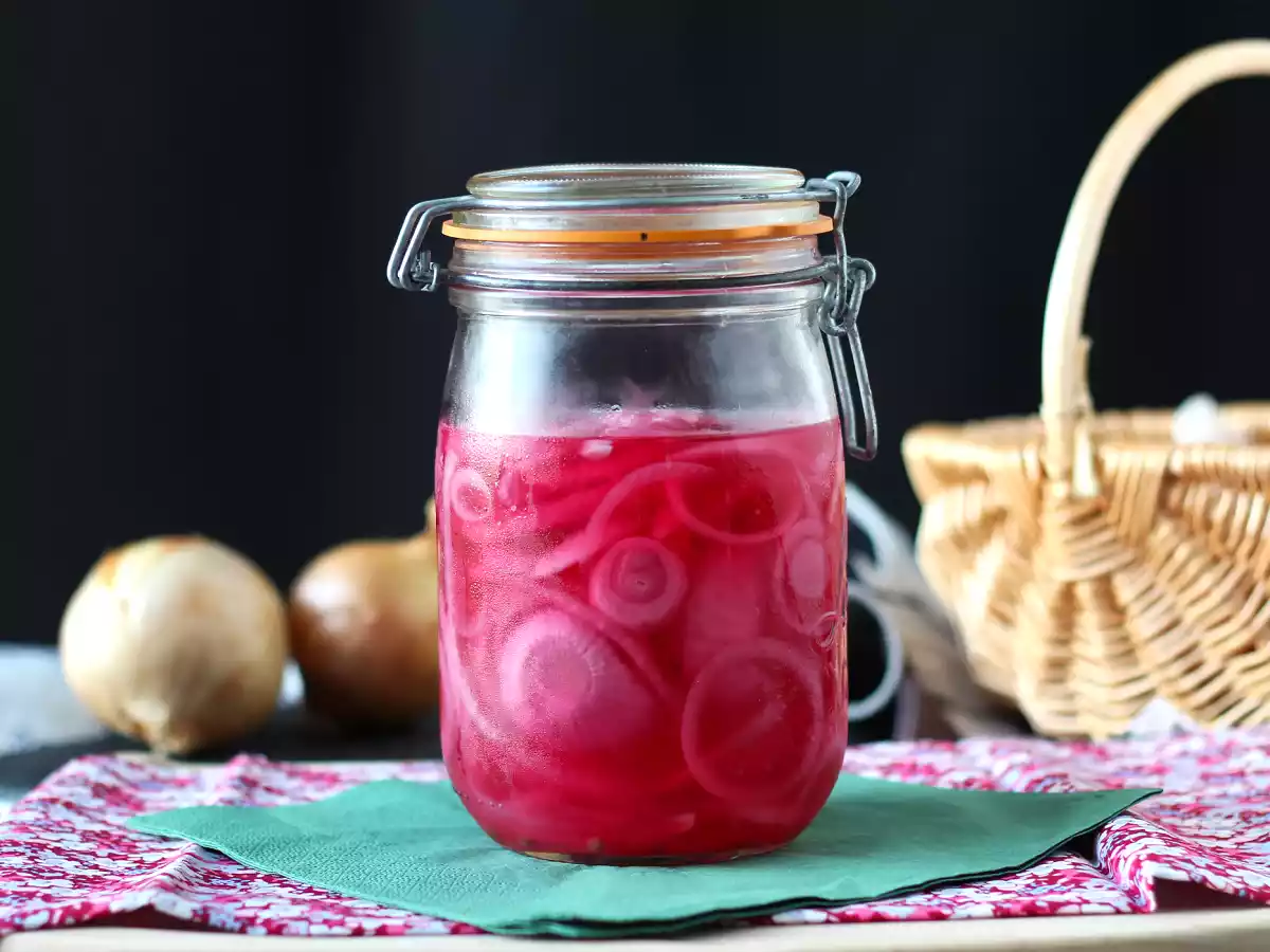 Rote Zwiebelpickles, perfekt zum Aufpeppen Ihrer Gerichte!