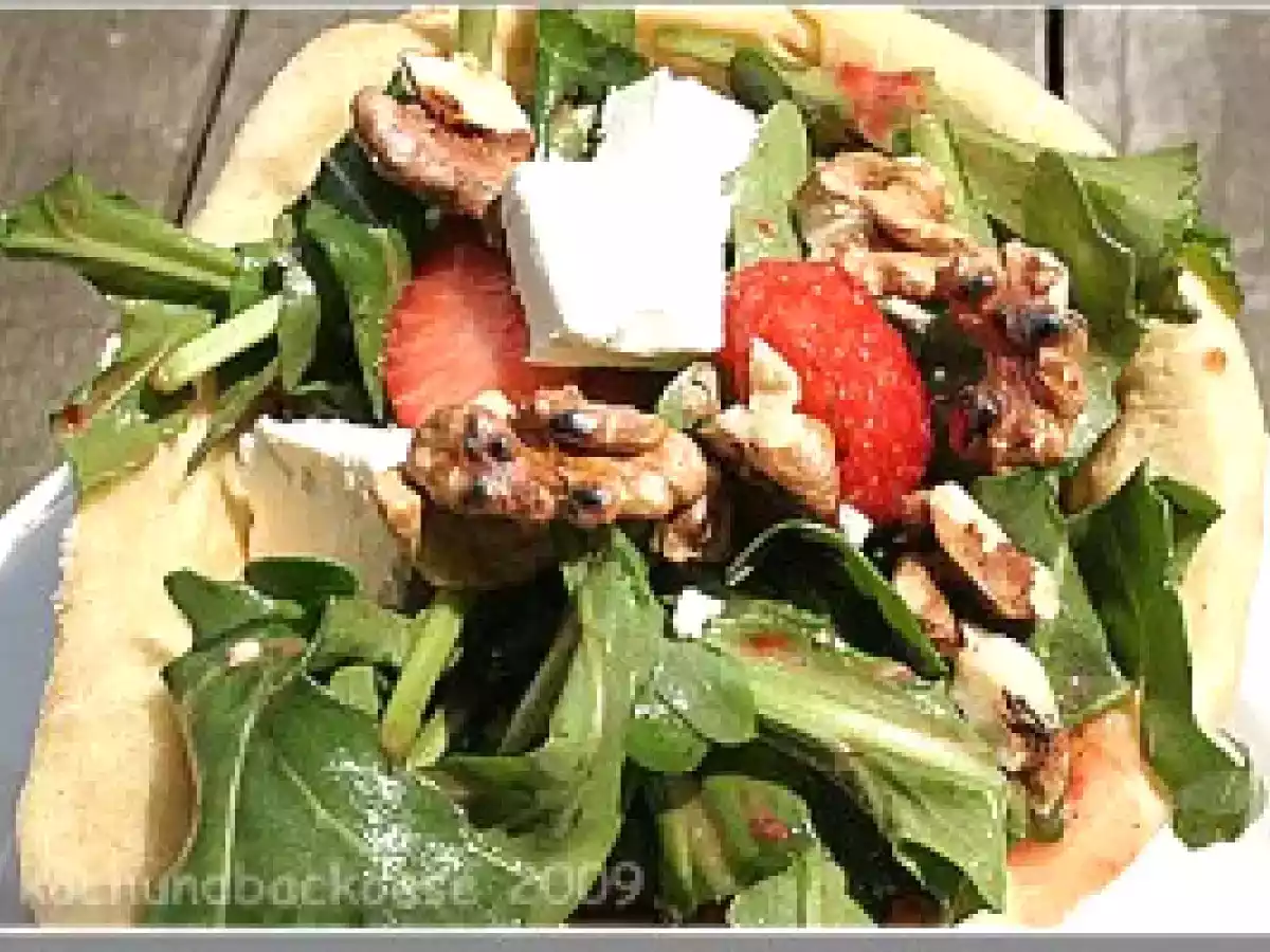 RuccolaErdbeerSalat mit ErdbeerDressing - foto 2