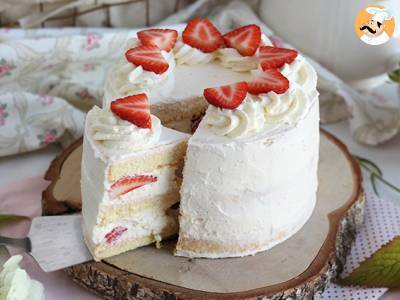 Schichtkuchen mit Erdbeeren und Mascarponecreme