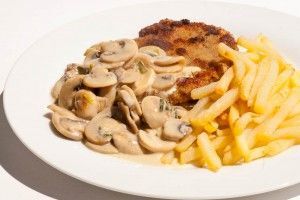 Schnitzel Pommes Und Rahmchampignons Rezept Petitchef