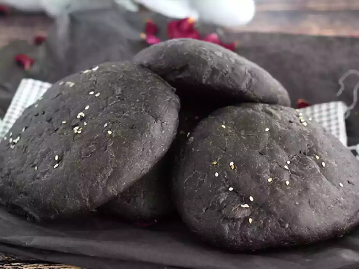 Schwarze Buns mit Tintenfischtinte - foto 4