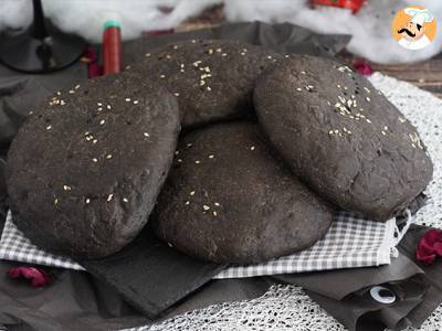 Schwarze Buns mit Tintenfischtinte