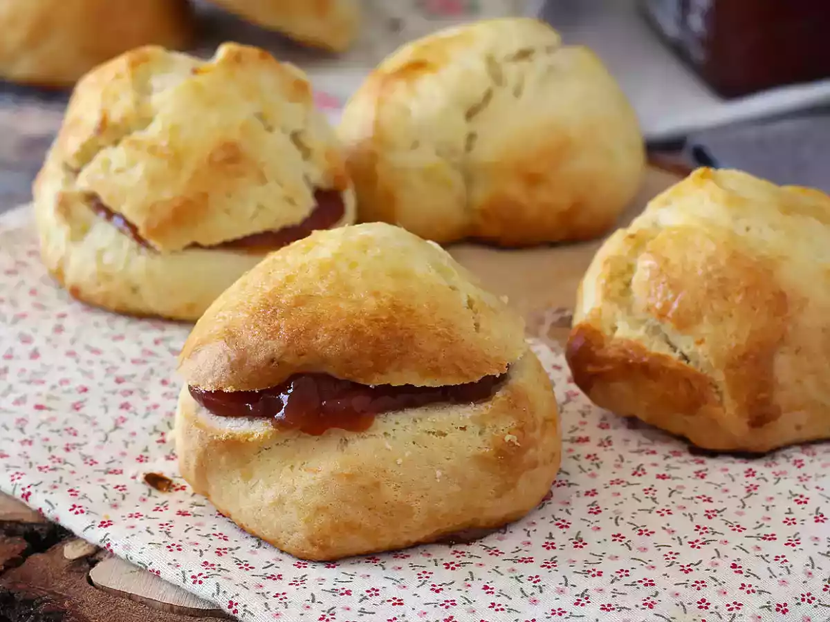 Scones mit Zitronenschalen