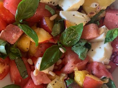 Sommersalat mit Wassermelone, Tomate und Brugnon - foto 2