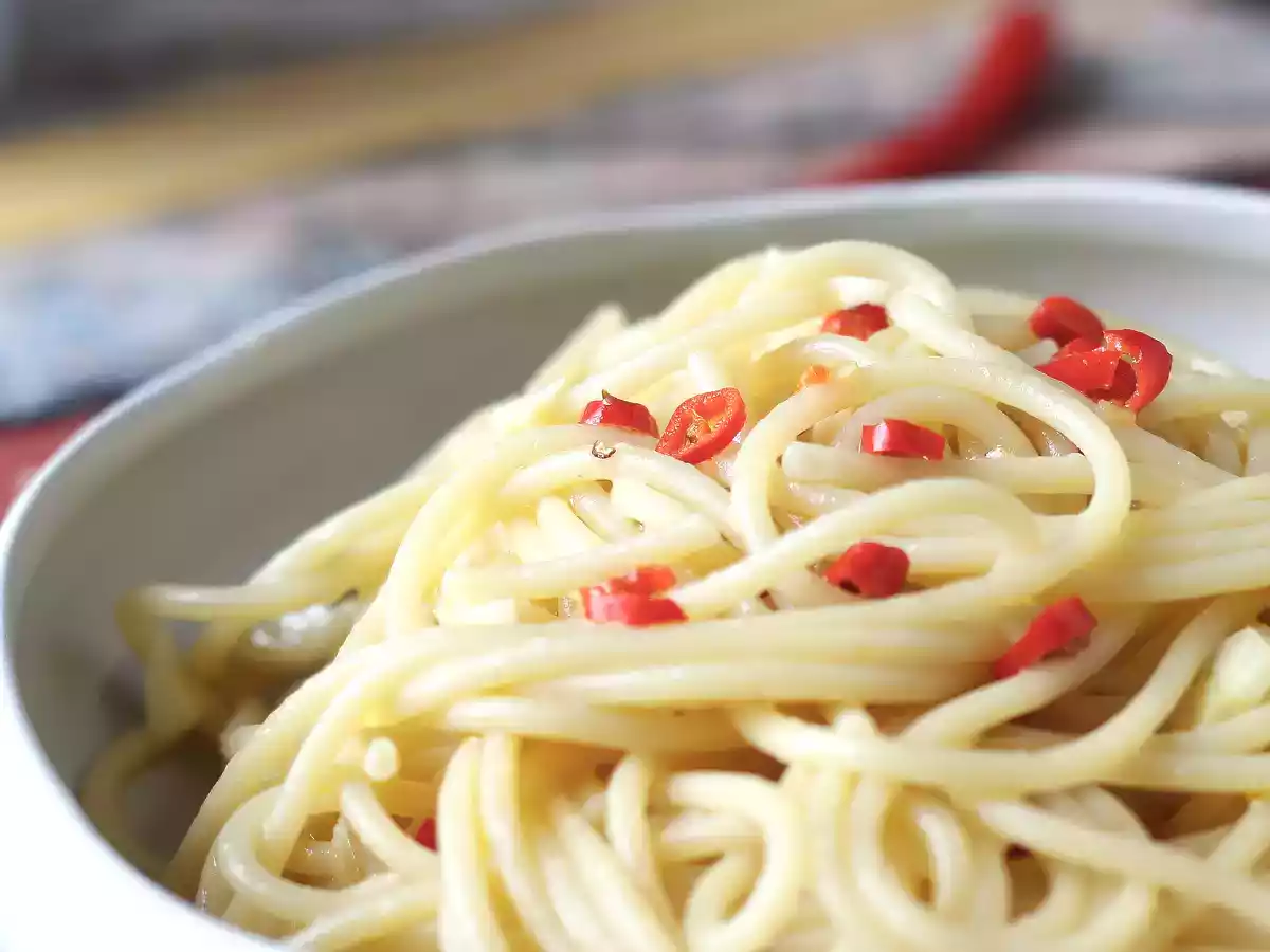Spaghetti aglio, olio e peperoncino: das Last-Minute-Gericht der italienischen Tradition