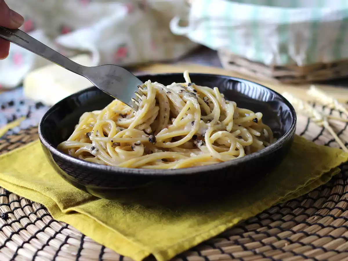 Spaghetti Cacio e Pepe: 3 Zutaten, eine Geschmacksexplosion! - foto 4