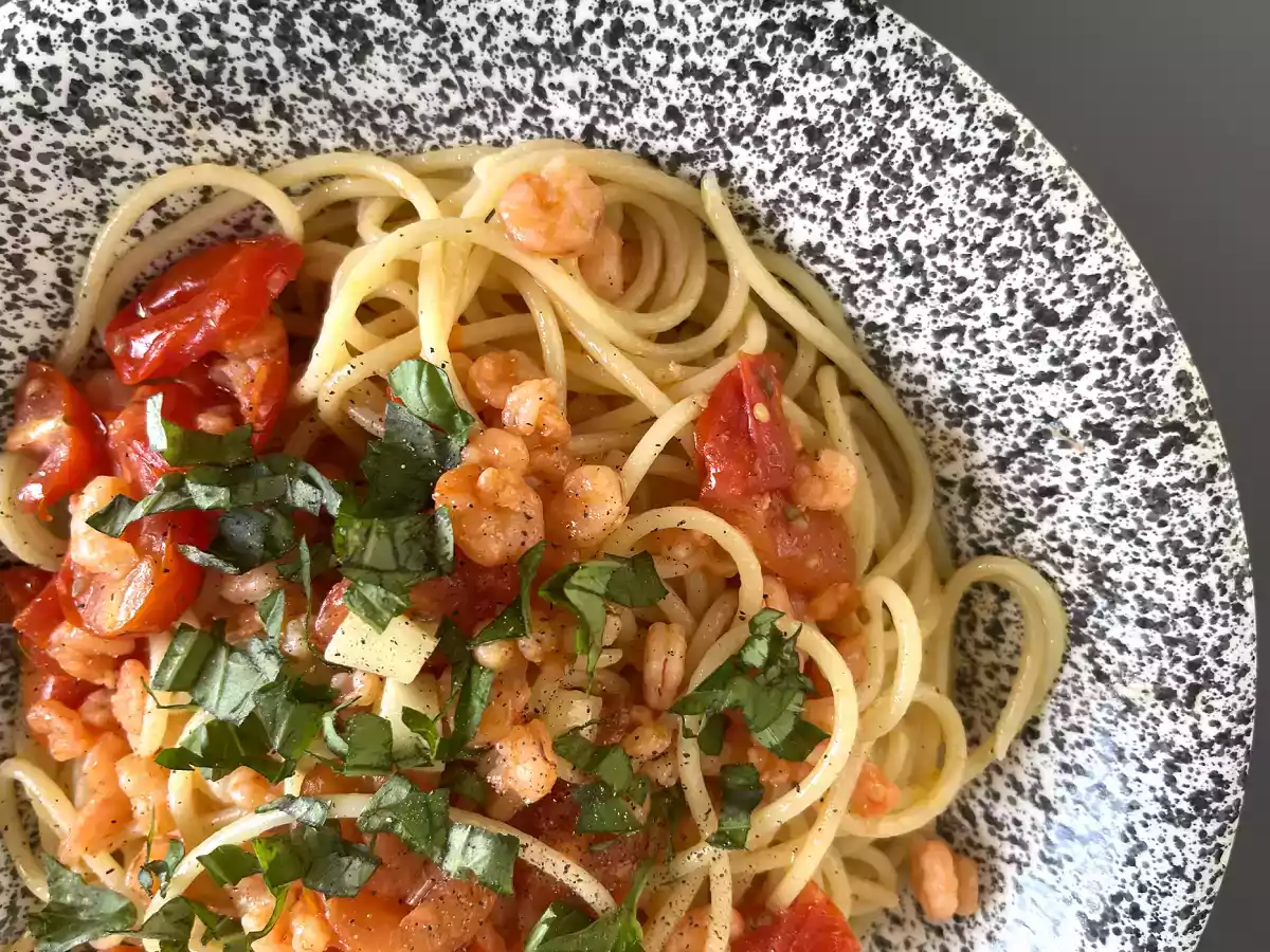 Spaghetti mit Garnelen und Kirschtomaten, ein schnelles Rezept für einen leckeren ersten Gang