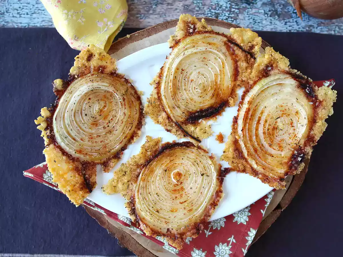 Superknusprige hausgemachte Chips mit Zwiebeln und Parmesan - foto 6