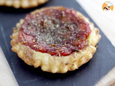 Tatin-Törtchen mit Kirschtomaten