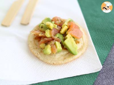 Toast mit Lachs und Avocado - foto 2