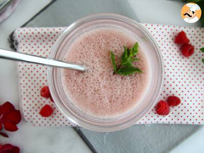 Veganer Milchshake mit Himbeeren und Minze - foto 3