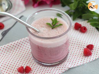 Veganer Milchshake mit Himbeeren und Minze - foto 4