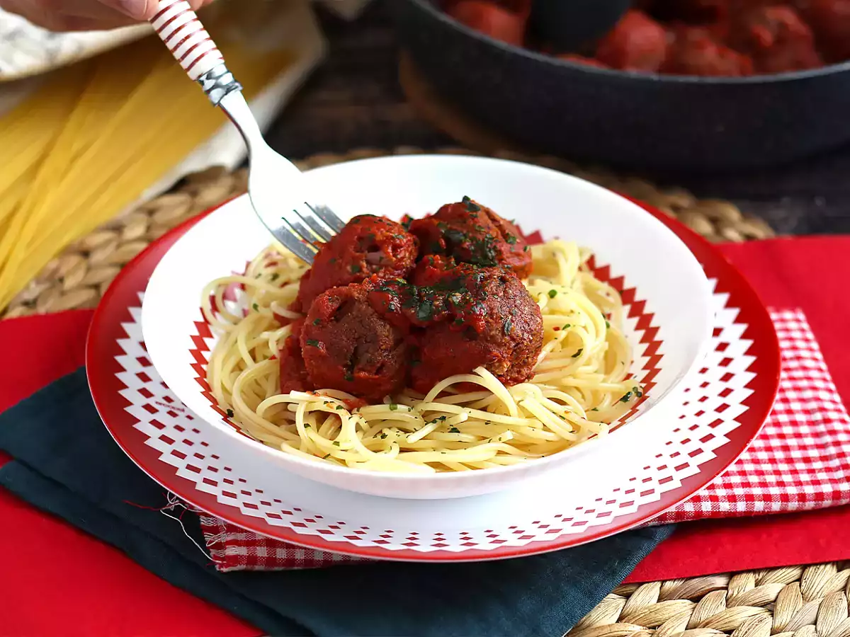 Vegetarische Seitanbällchen in Tomatensauce - foto 5