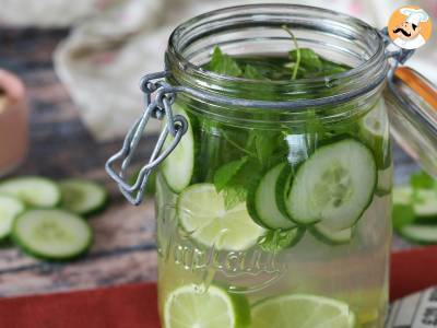 Wasser mit Gurken-, Limetten-, Minze- und Ingwer-Geschmack - foto 2