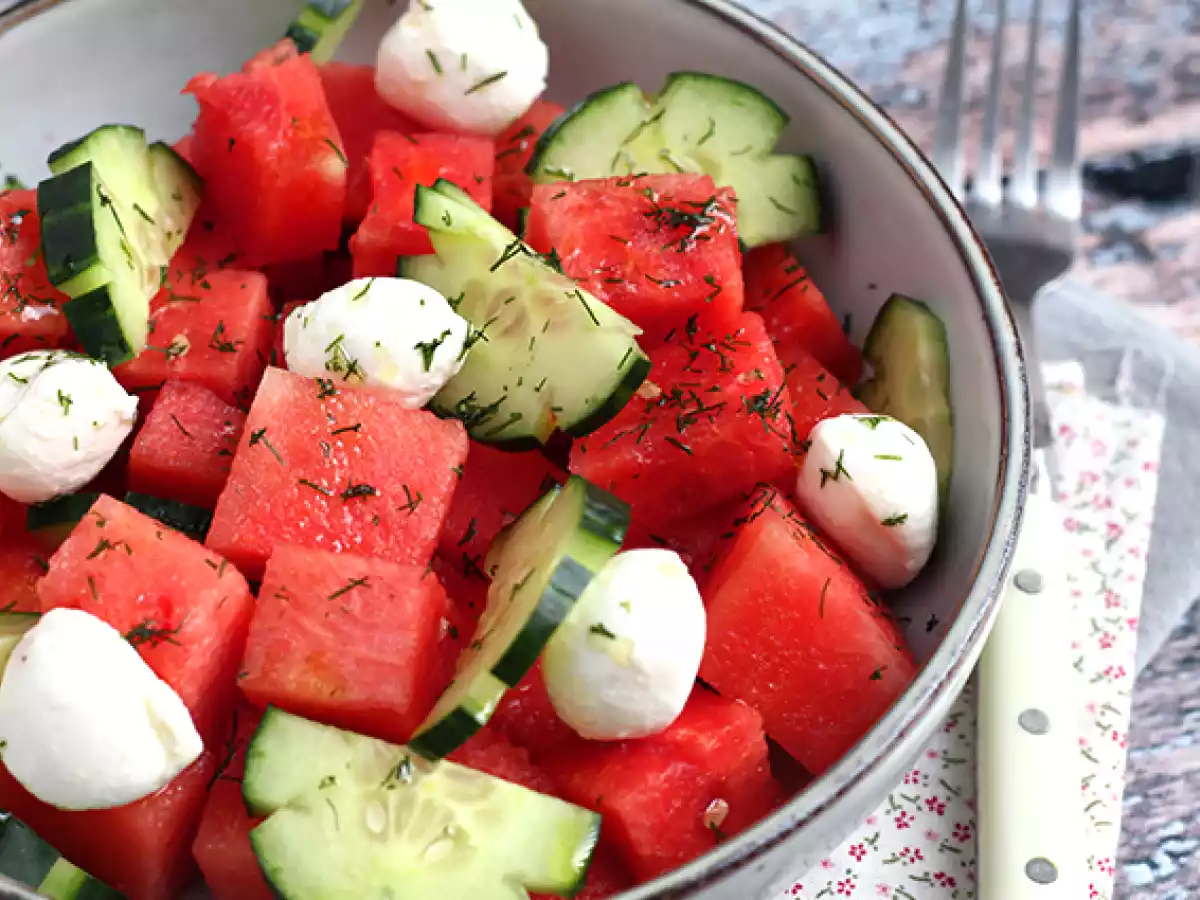 Wassermelone und Gurkensalat