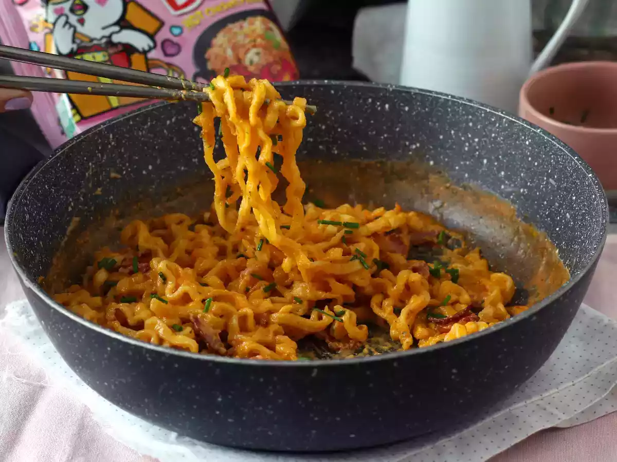 Wie kocht man Buldak-Nudeln mit Carbonara-Geschmack? Das beste Rezept! - foto 3