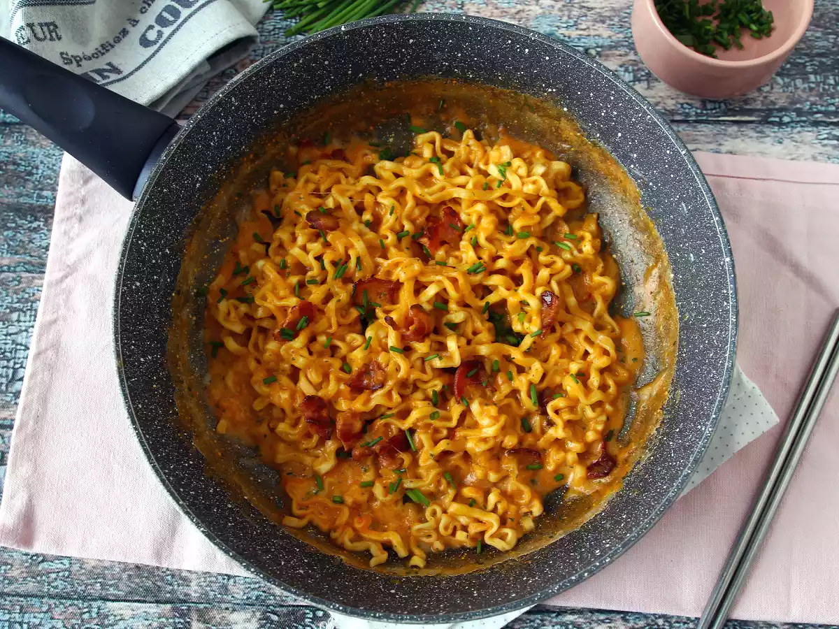 Wie kocht man Buldak-Nudeln mit Carbonara-Geschmack? Das beste Rezept! - foto 6