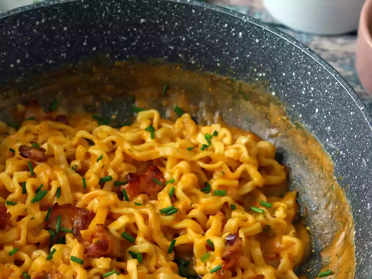 Wie kocht man Buldak-Nudeln mit Carbonara-Geschmack? Das beste Rezept! - foto 7