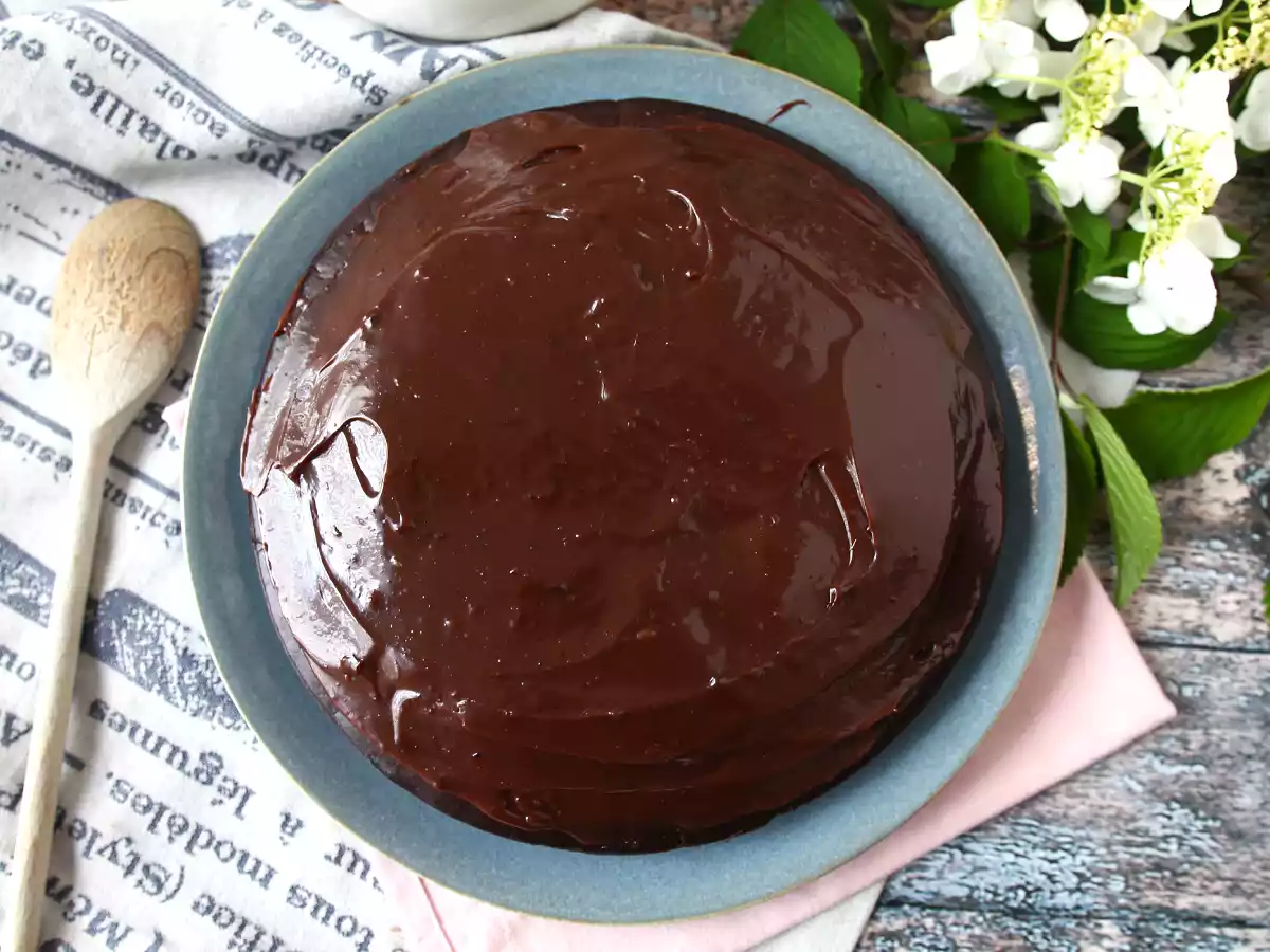 Wie macht man Brigadeiro-Glasur für Torten? - foto 4