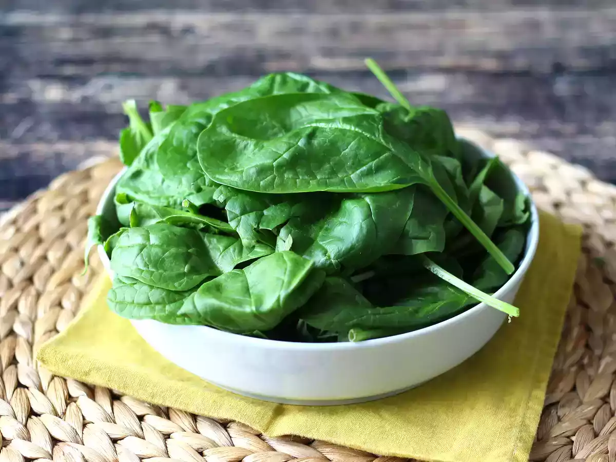 Wie man frischen Spinat kocht