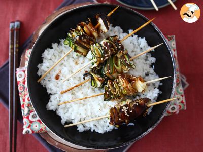 Zucchinispieße mit einer köstlichen, würzigen asiatischen Sauce - foto 2