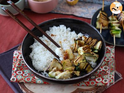 Zucchinispieße mit einer köstlichen, würzigen asiatischen Sauce - foto 3