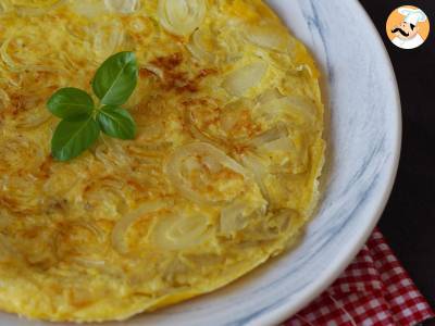 Zwiebel-Omelett, das leckere und einfach zuzubereitende Rezept - foto 2